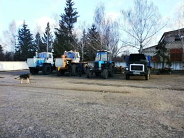 Авто-тракторна техніка станції